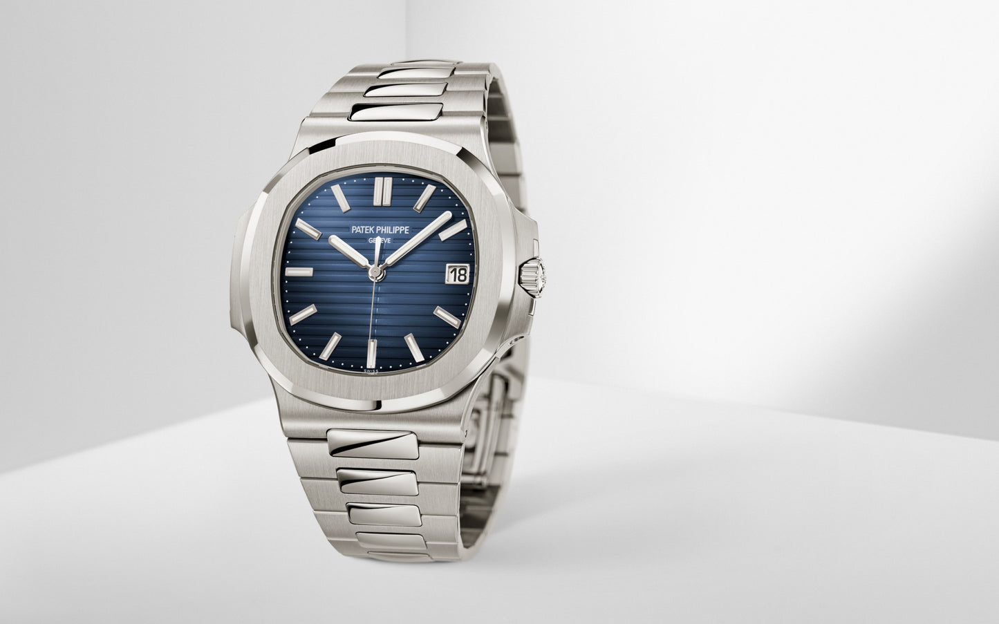 Patek Philippe Automatic Luxury Watch – Timeless Precision & Elegance